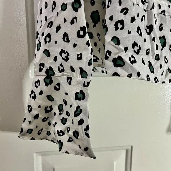NWT Code X Mode SZ S Ivory and Green Animal Print Wrap Shirt Tie Closure Ruffle - Picture 3 of 4